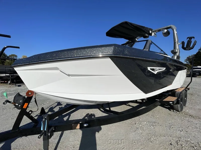 Slide: The Image of Nautique Super Air Nautique S23 2023 - 11