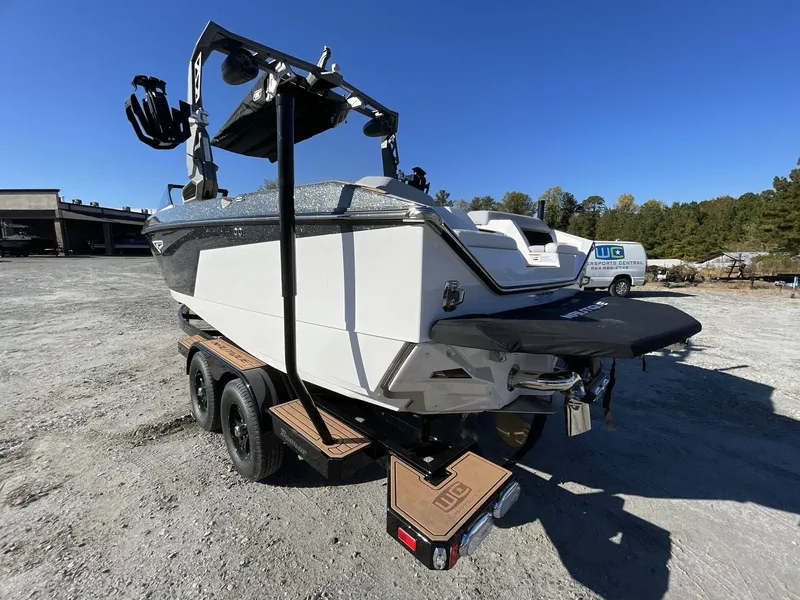 Slide: The Image of Nautique Super Air Nautique S23 2023 - 12