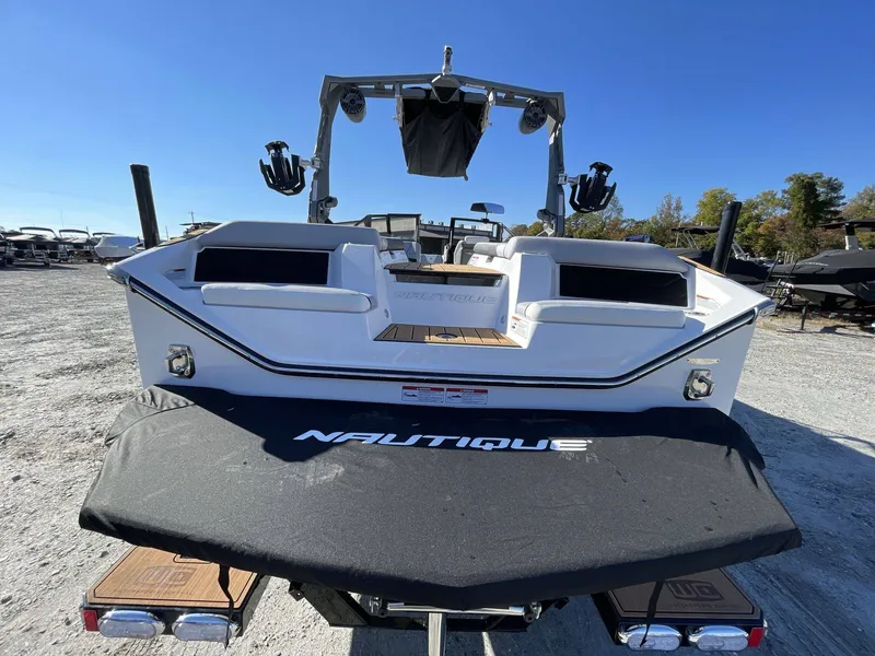 Slide: The Image of Nautique Super Air Nautique S23 2023 - 16