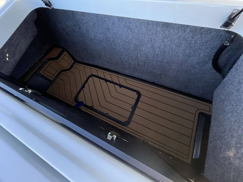 Slide: The Image of Nautique Super Air Nautique S23 2023 - 17