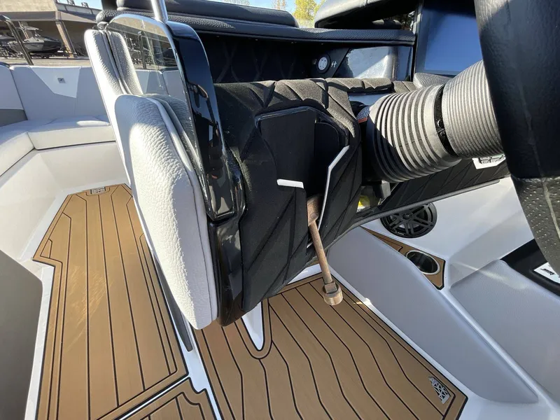 Slide: The Image of Nautique Super Air Nautique S23 2023 - 19