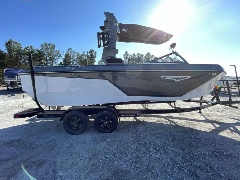 Slide: The Image of Nautique Super Air Nautique S23 2023 - 21