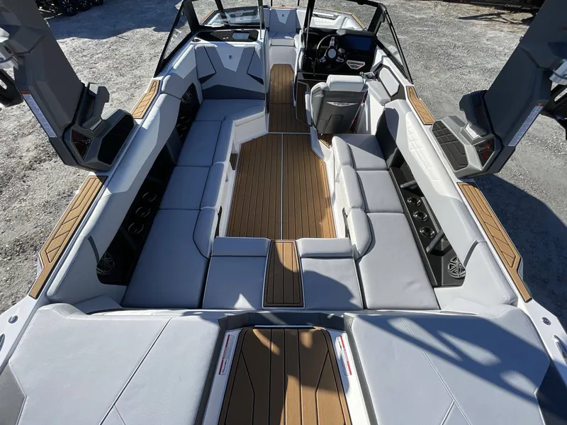 Slide: The Image of Nautique Super Air Nautique S23 2023 - 24