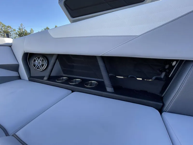 Slide: The Image of Nautique Super Air Nautique S23 2023 - 27