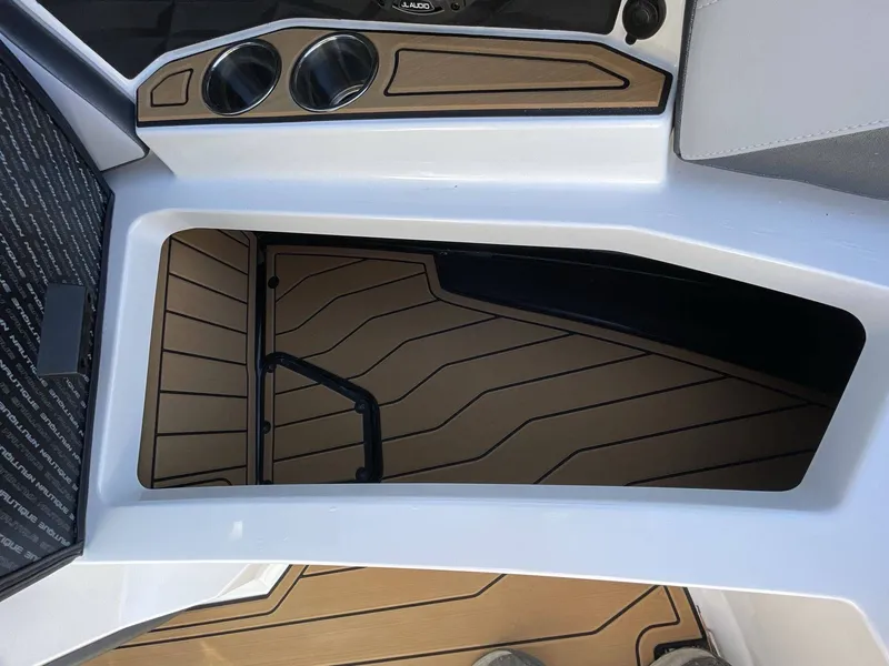 Slide: The Image of Nautique Super Air Nautique S23 2023 - 4