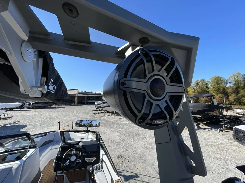 Slide: The Image of Nautique Super Air Nautique S23 2023 - 6