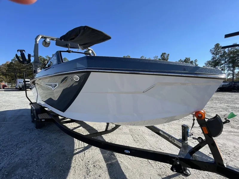 Slide: The Image of Nautique Super Air Nautique S23 2023 - 7