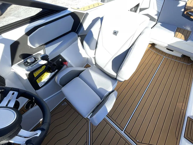 Slide: The Image of Nautique Super Air Nautique S23 2023 - 8