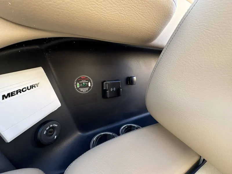 Slide: The Image of Chris-Craft 25 Sportster 2025 - 14