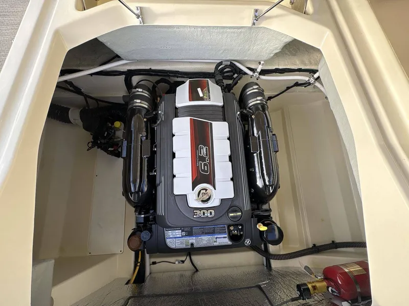 Slide: The Image of Chris-Craft 25 Sportster 2025 - 18