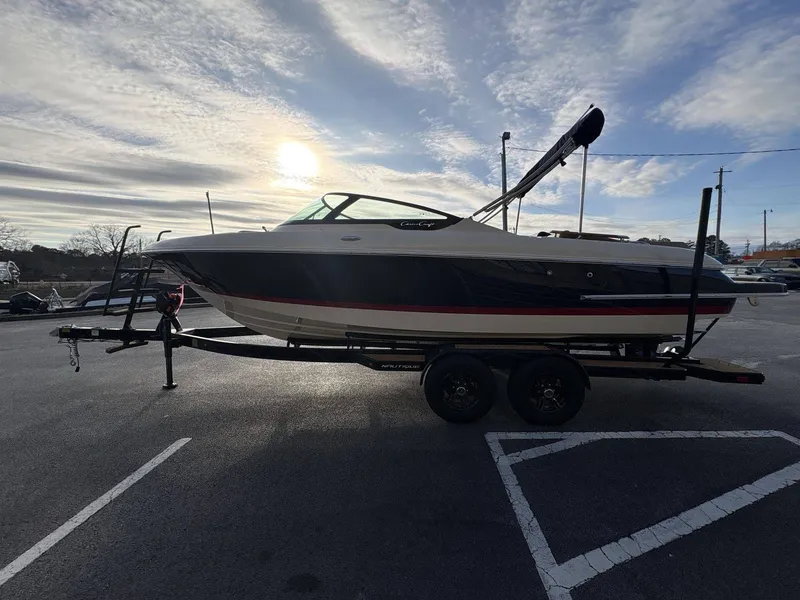 Slide: The Image of Chris-Craft 25 Sportster 2025 - 19