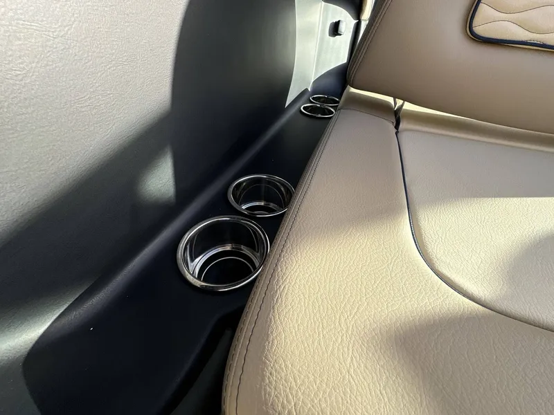 Slide: The Image of Chris-Craft 25 Sportster 2025 - 21