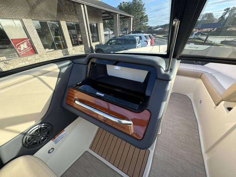 Slide: The Image of Chris-Craft 25 Sportster 2025 - 29