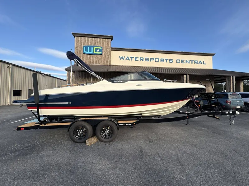 Slide: The Image of Chris-Craft 25 Sportster 2025 - 35