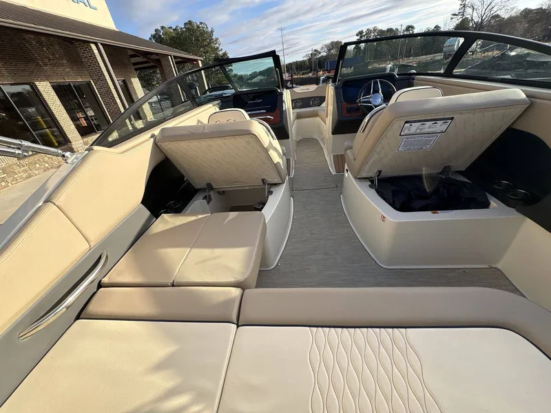 Slide: The Image of Chris-Craft 25 Sportster 2025 - 37