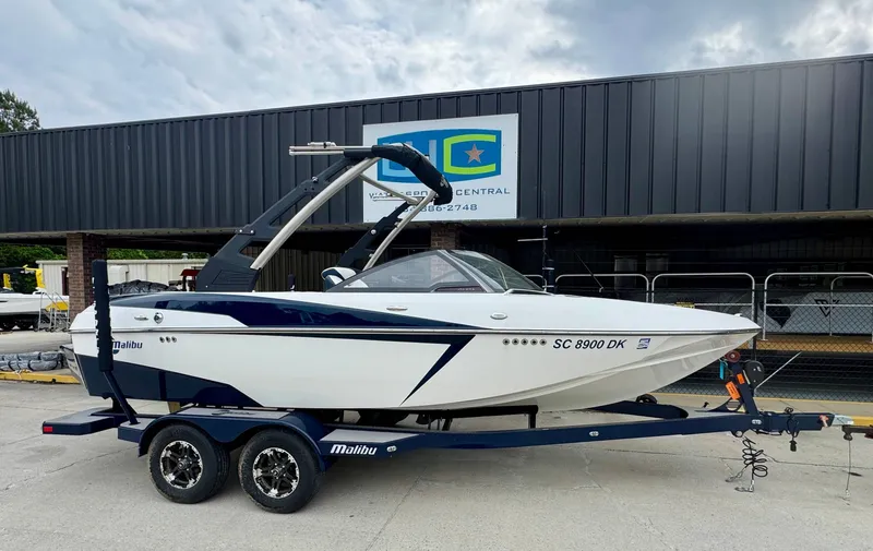 Slide: The Image of Malibu Wakesetter 20 VTX 2019 - 3
