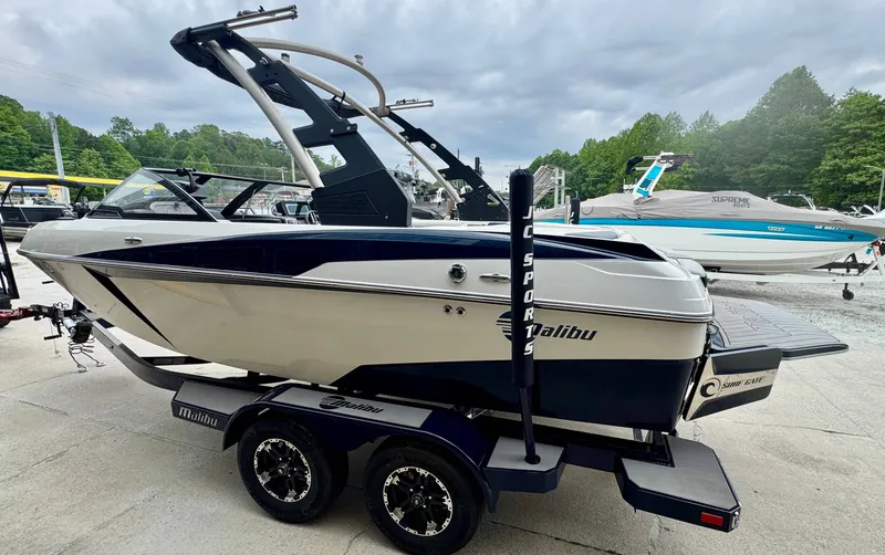 Slide: The Image of Malibu Wakesetter 20 VTX 2019 - 4