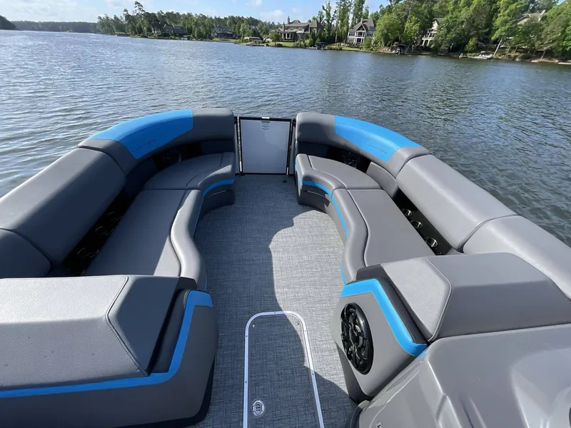 Slide: The Image of South Bay 525 RS Arch 2023 - 13