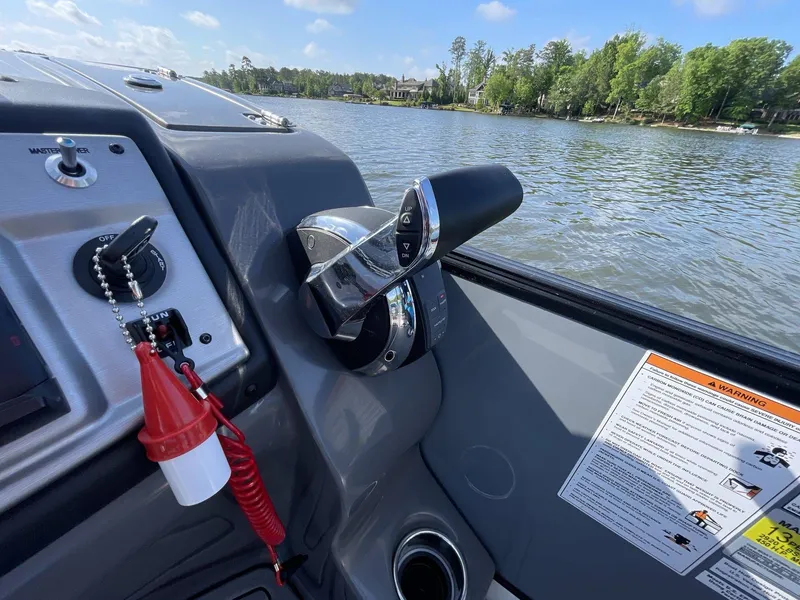 Slide: The Image of South Bay 525 RS Arch 2023 - 15