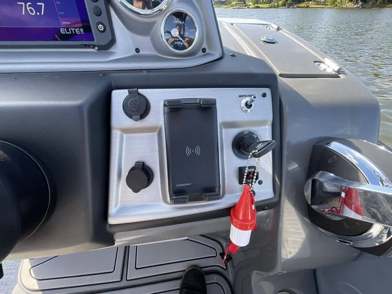 Slide: The Image of South Bay 525 RS Arch 2023 - 16