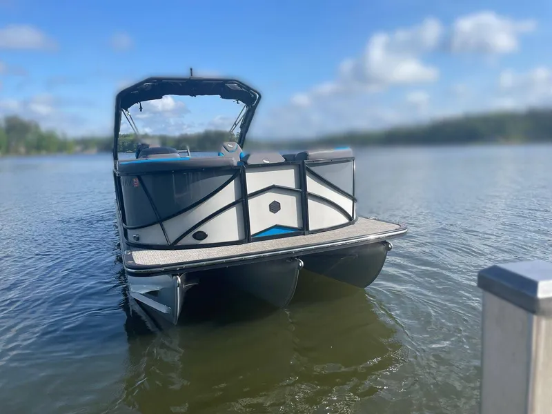 Slide: The Image of South Bay 525 RS Arch 2023 - 20