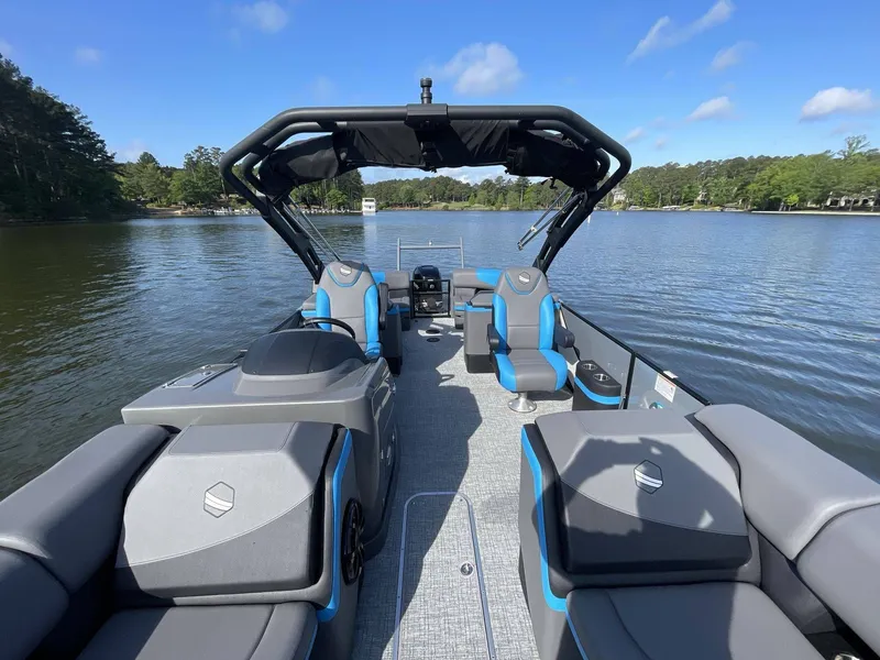 Slide: The Image of South Bay 525 RS Arch 2023 - 21