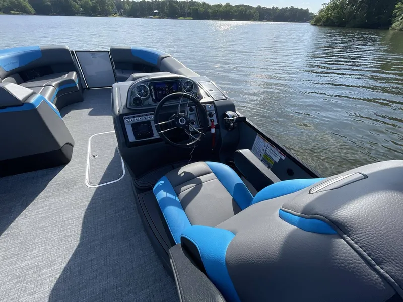 Slide: The Image of South Bay 525 RS Arch 2023 - 22