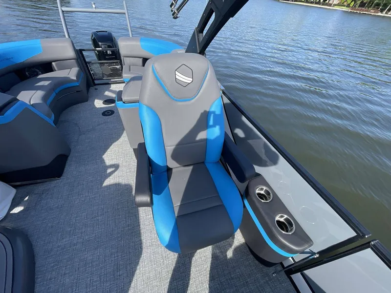 Slide: The Image of South Bay 525 RS Arch 2023 - 26