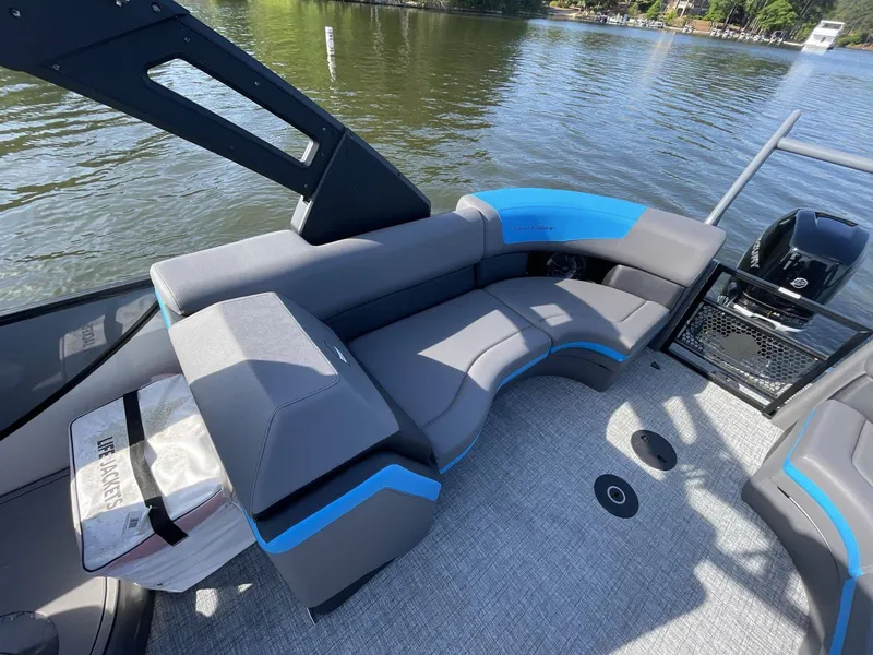 Slide: The Image of South Bay 525 RS Arch 2023 - 27