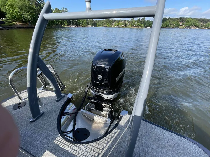 Slide: The Image of South Bay 525 RS Arch 2023 - 3