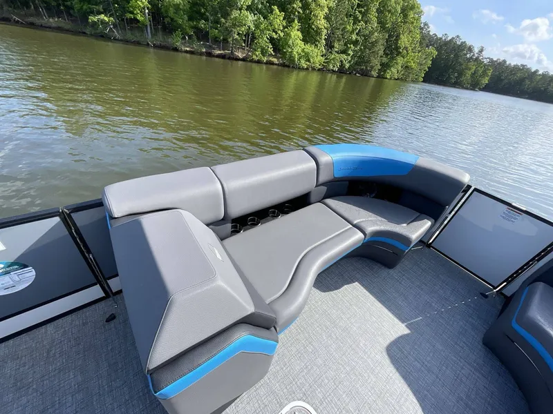 Slide: The Image of South Bay 525 RS Arch 2023 - 7