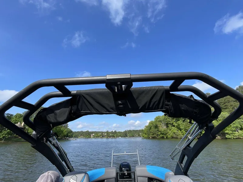 Slide: The Image of South Bay 525 RS Arch 2023 - 8