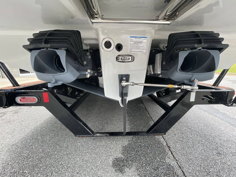 Slide: The Image of Yamaha 252XE WAKESURF 2024 - 13