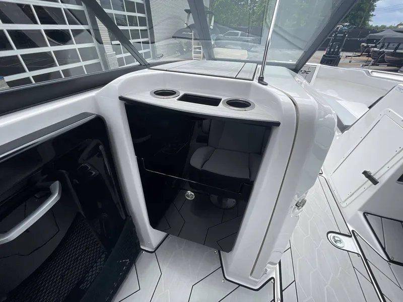 Slide: The Image of Yamaha 252XE WAKESURF 2024 - 15