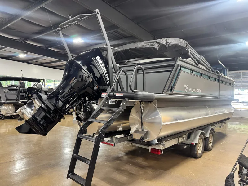 Slide: The Image of Viaggio Lago X-U 22 2025 - 15