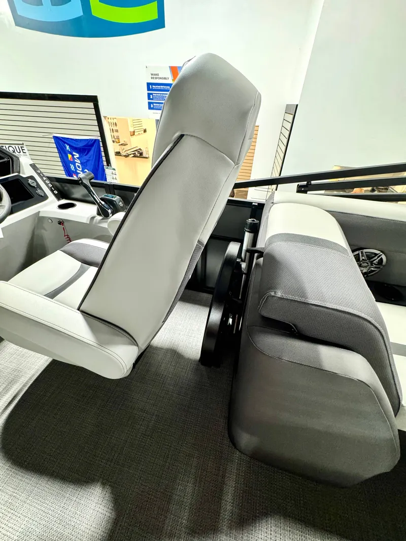 Slide: The Image of Viaggio Lago X22U 2025 - 13