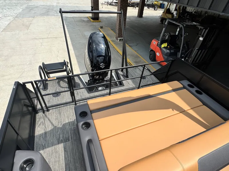 Slide: The Image of Viaggio Lago X22S 2025 - 11