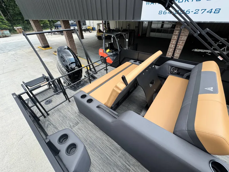 Slide: The Image of Viaggio Lago X22S 2025 - 14