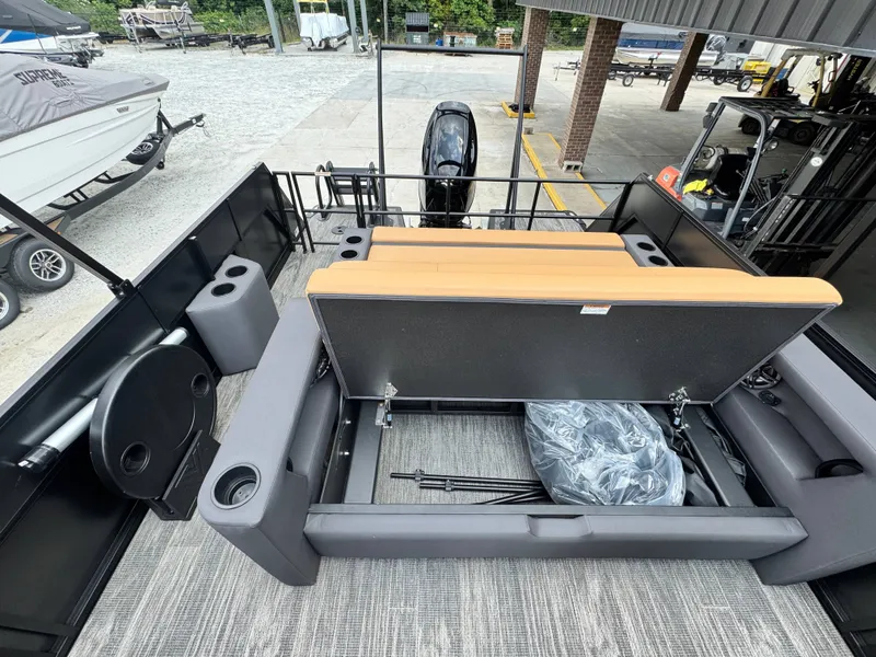 Slide: The Image of Viaggio Lago X22S 2025 - 16