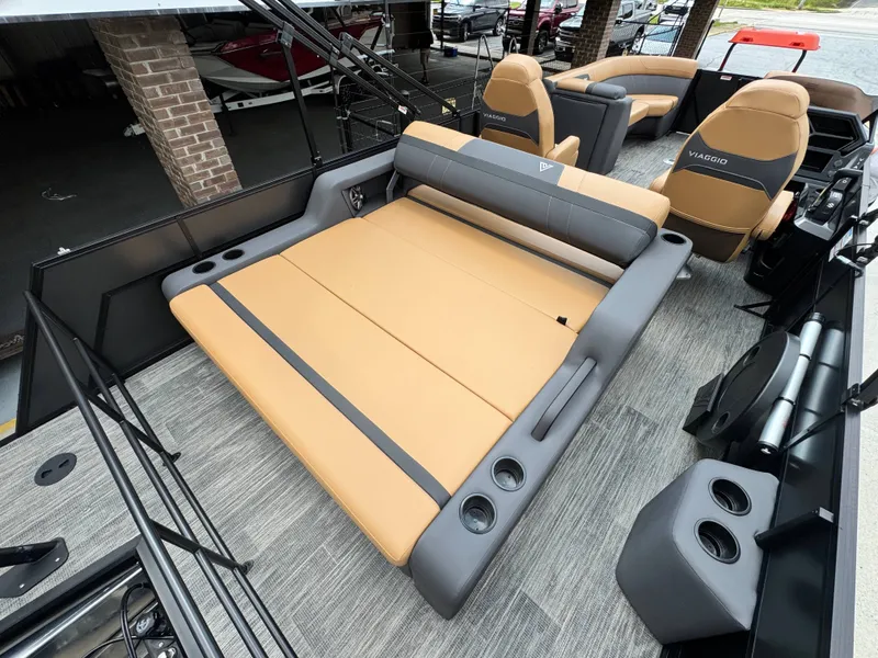 Slide: The Image of Viaggio Lago X22S 2025 - 17