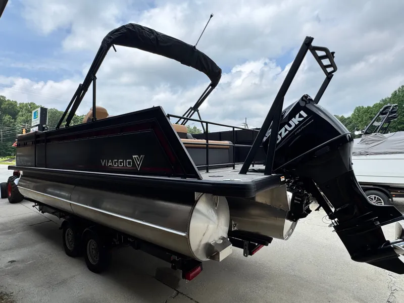 Slide: The Image of Viaggio Lago X22S 2025 - 19