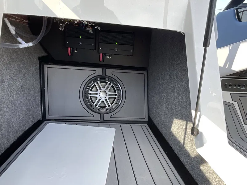 Slide: The Image of Nautique Super Air Nautique GS22 2025 - 11