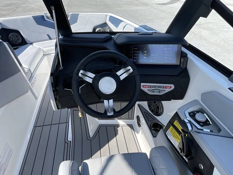 Slide: The Image of Nautique Super Air Nautique GS22 2025 - 12