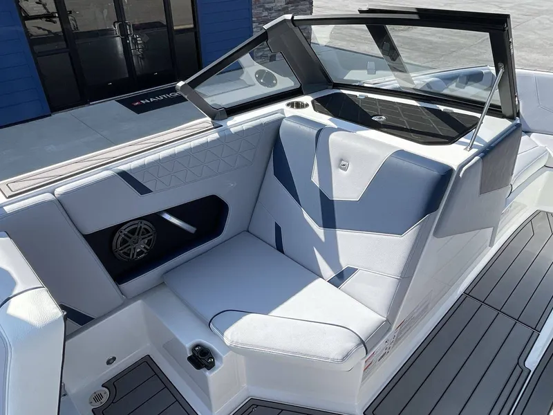 Slide: The Image of Nautique Super Air Nautique GS22 2025 - 14