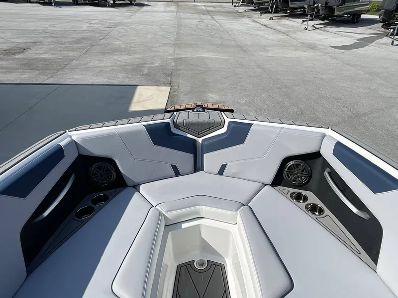 Slide: The Image of Nautique Super Air Nautique GS22 2025 - 15
