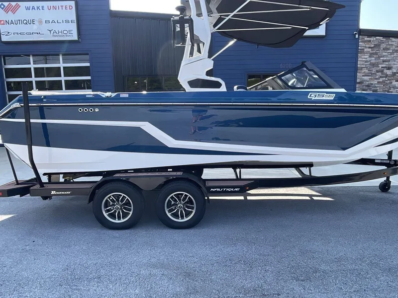 Slide: The Image of Nautique Super Air Nautique GS22 2025 - 25