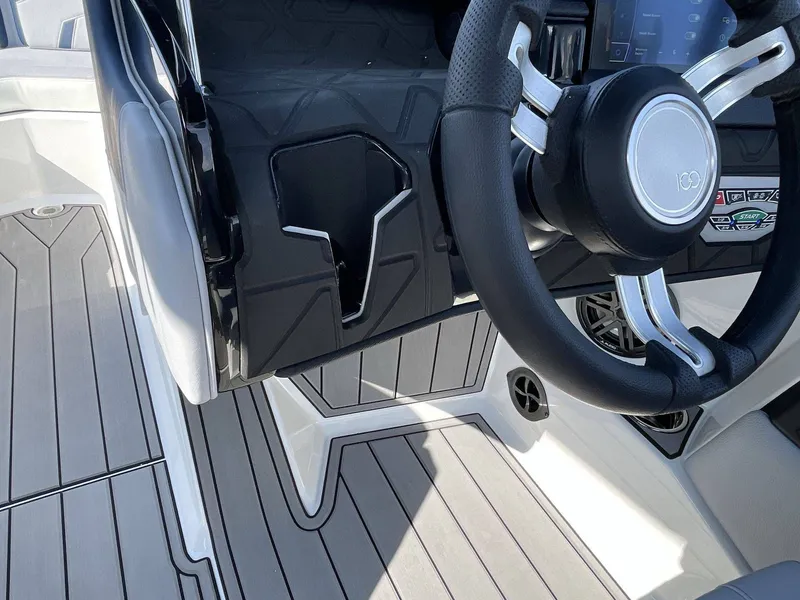 Slide: The Image of Nautique Super Air Nautique GS22 2025 - 27