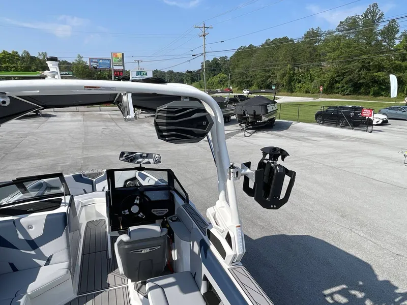 Slide: The Image of Nautique Super Air Nautique GS22 2025 - 32