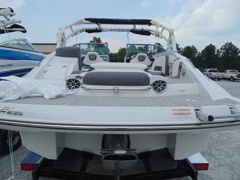 Slide: The Image of Crownline Boats Eclipse E235 2019 - 4