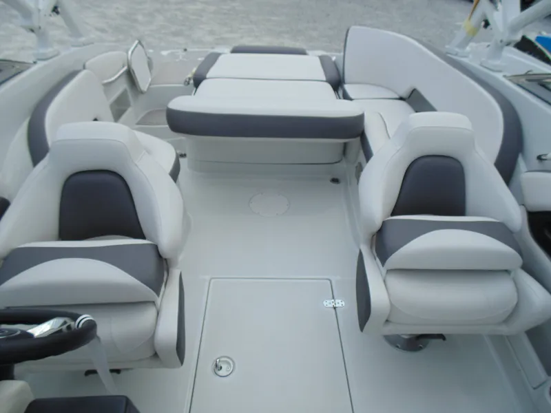 Slide: The Image of Crownline Boats Eclipse E235 2019 - 5